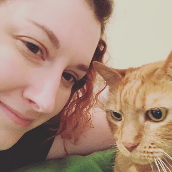 Meet your Posher, Amanda - Picture 3 of 9